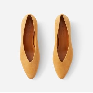 Everlane Women’s V Heel Mustard Yellow sz 39 9